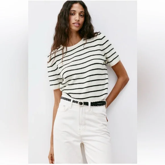 H&M Cream Striped Sweater – Women’s Medium Short Sleeve Chic Knit - Picture 2 of 5